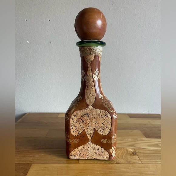 Vintage Leather and Cork Decanter - Made in Italy - Picture 1 of 6